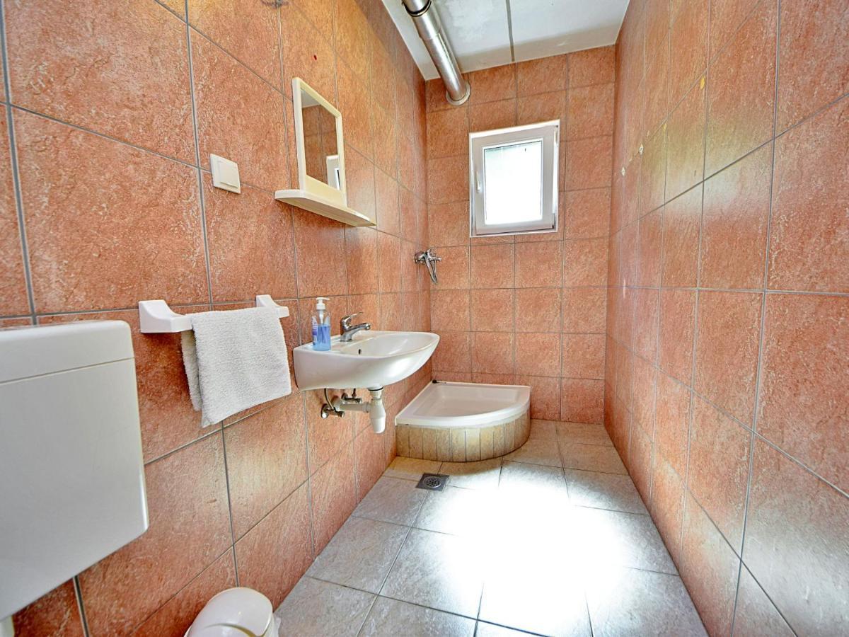 Holiday Home Tina - Hvr501 By Interhome Gdinj Buitenkant foto
