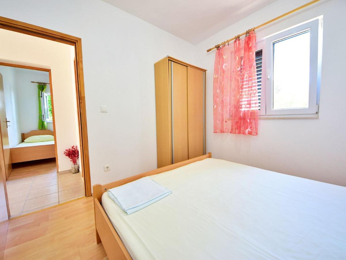 Holiday Home Tina - Hvr501 By Interhome Gdinj Buitenkant foto